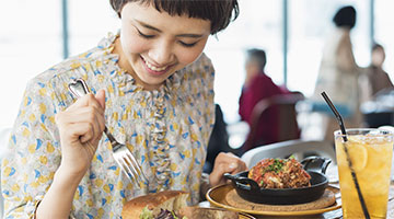 食べ物や飲み物を摂取した時味覚を感じないときがある
